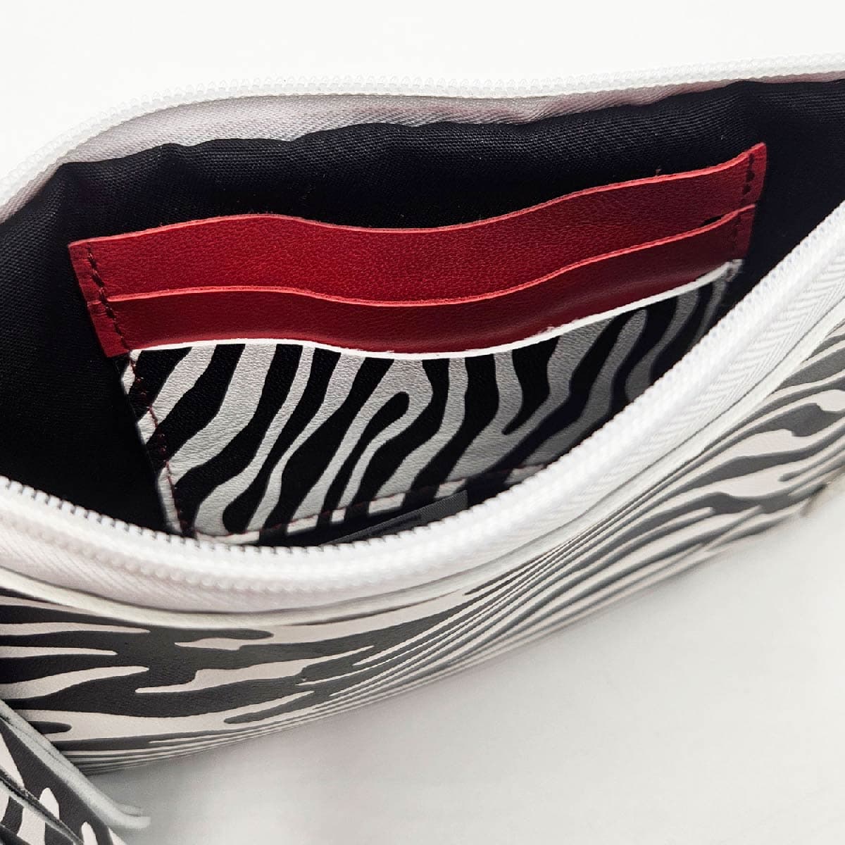 Marsupio Passepartout – Nappa de Chèvre & Stampa Barocco rosso