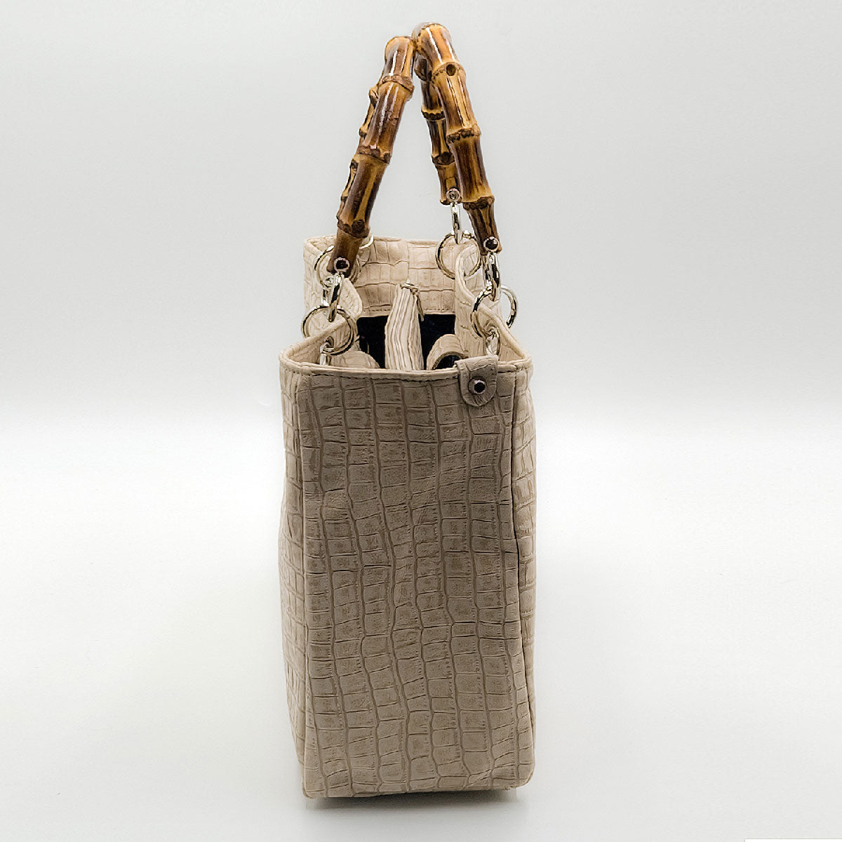 Borsa Kali – Vitello Stampa Coccodrillo Beige Velour con Manici Bamboo | Kinthia Bag