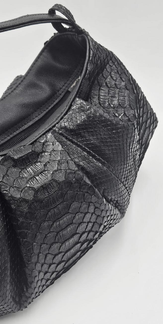 Borsa Trasformabile Pitone Nero – Bon Bon & Trapezio | Kinthia Bag