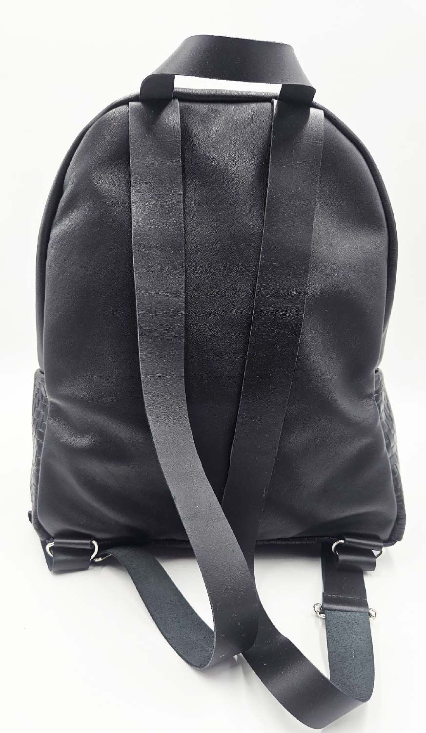Zaino Daisy – Vitello Grana Naturale & Chèvre Laserato Intreccio Nero | Kinthia Bag