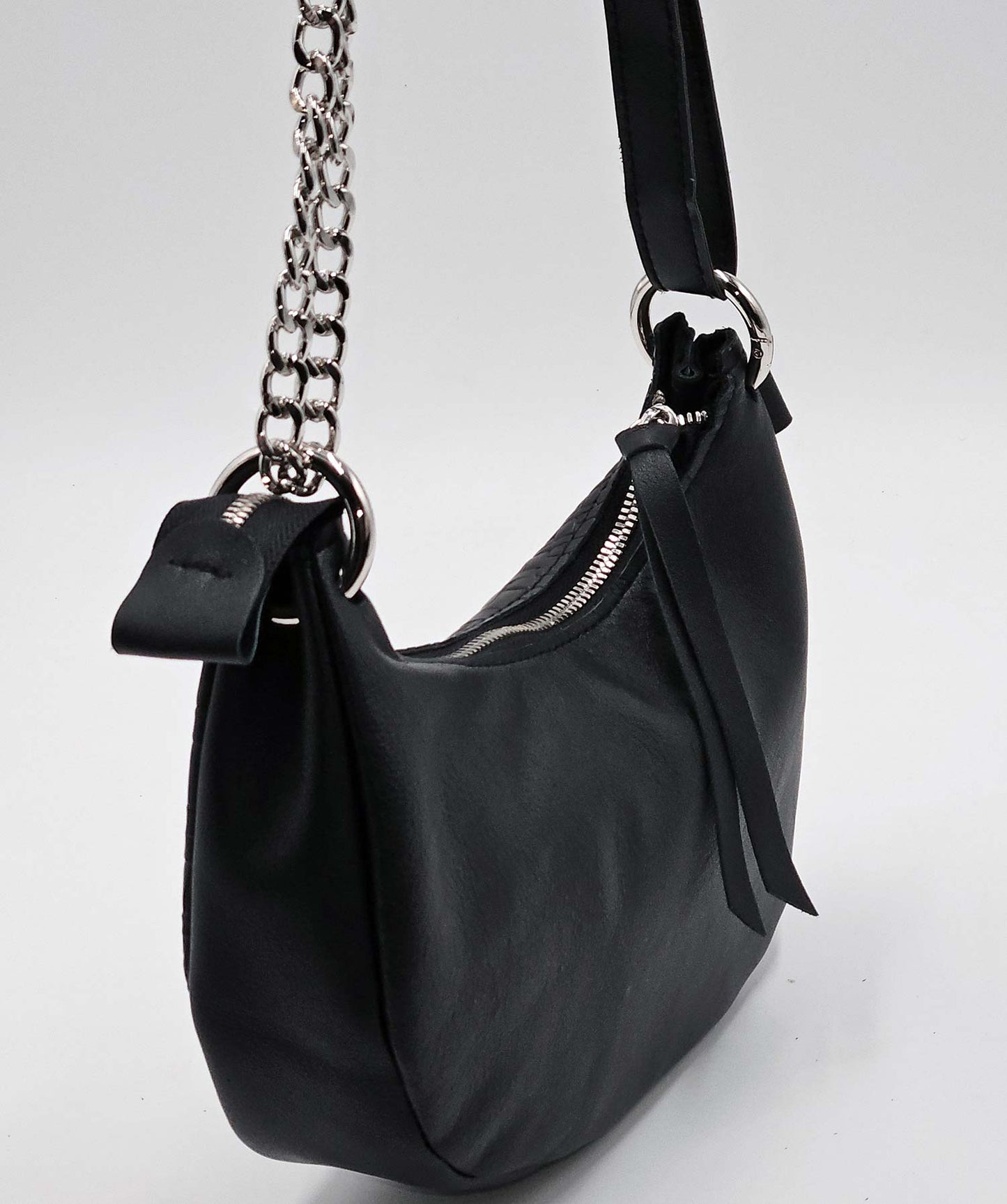Borsa a Tracolla Luna – Chevrè Laserato Intreccio e Vitello Nero | Kinthia Bag