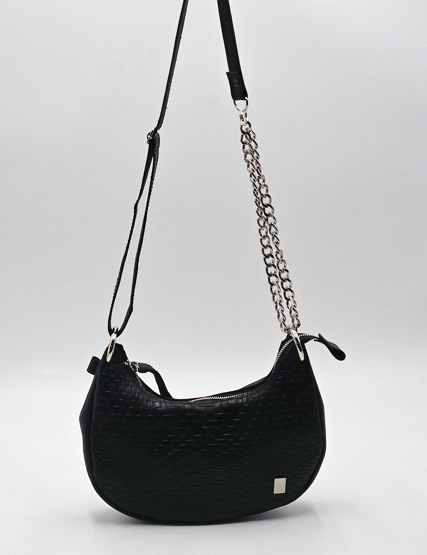 Borsa a Tracolla Luna – Chevrè Laserato Intreccio e Vitello Nero | Kinthia Bag